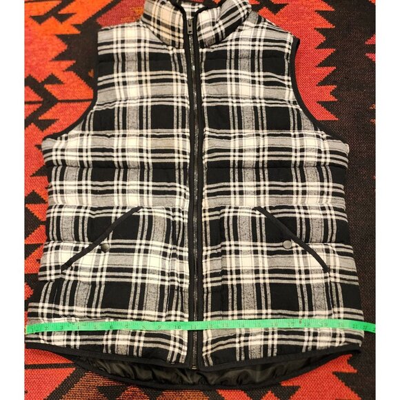A New Day Black & White Plaid Puffer Vest With Front Pockets & Zipper Closure XL - Picture 3 of 13